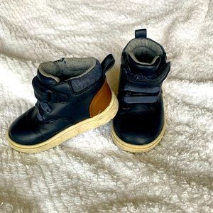 Cat & Jack Navy High Top Boots Size 5 Velcro